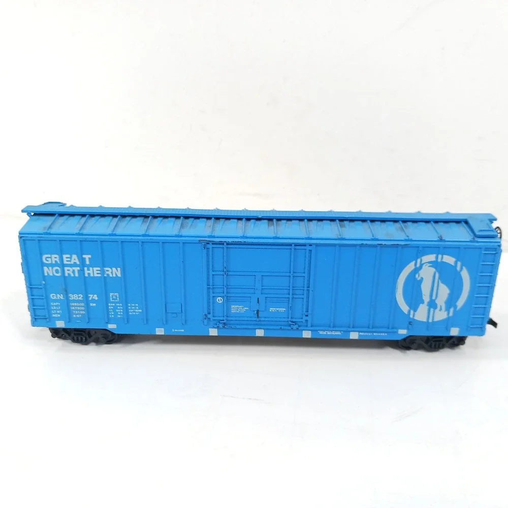 Athearn HO Scale Great Northern 50 Ft Outside Braced Box Car Blue GN 38274 1339